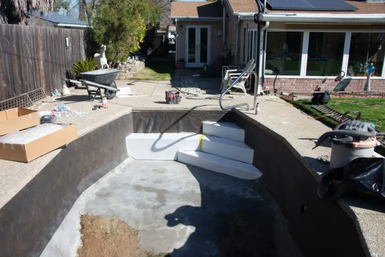 The whole pool padded and ready for the new liner